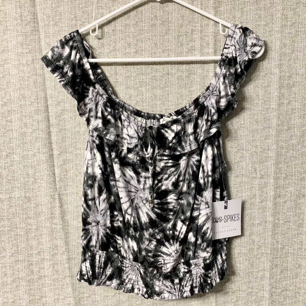 BOWS&SPIKES NWT Sleeveless Off-the-Shoulder Top